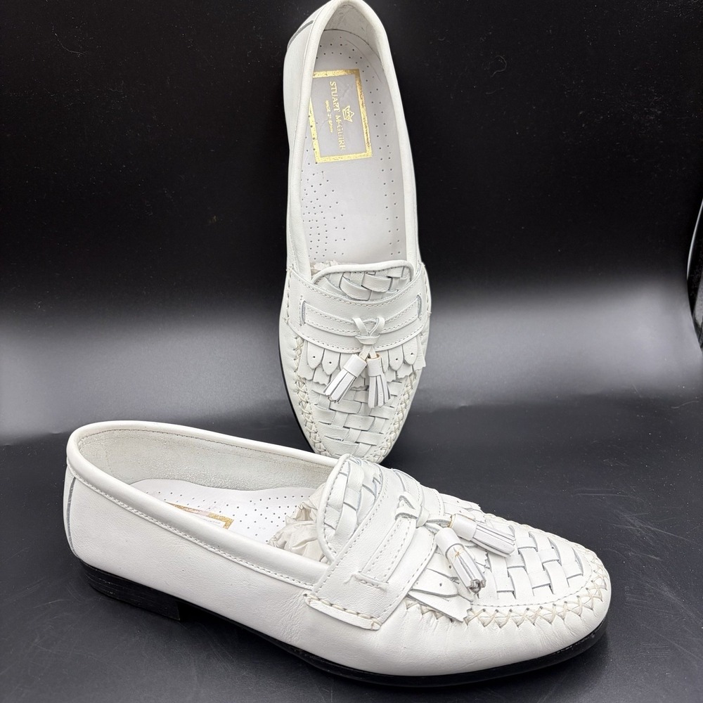 White‎ Stuart McGuire Oxford Style Loafers With Tassel Accents Size 8